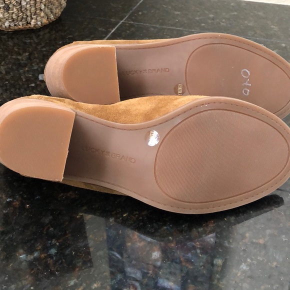8.5 Lucky Brand Suede Peep-Toe Heels (3-Inch) - Picture 4 of 5